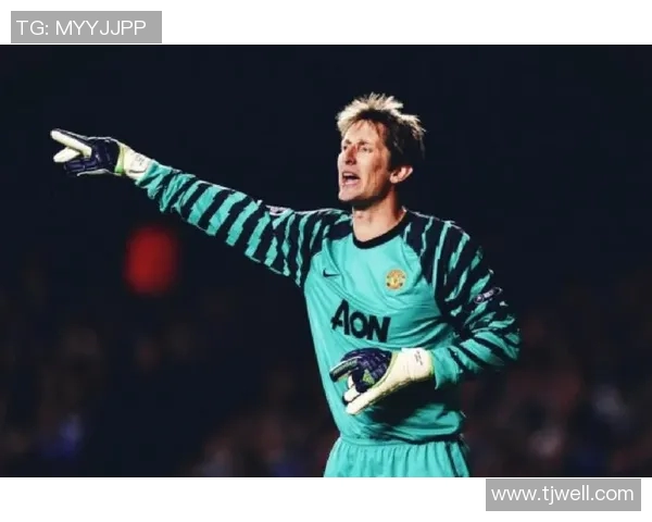 足球球星评价反差大揭秘：从超级赞誉到严厉批评的两面性分析