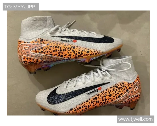 足球球星常穿哪些鞋款 揭秘顶级球员的运动鞋选择与偏好 足球球星常穿哪些鞋款 揭秘顶级球员的运动鞋选择与偏好